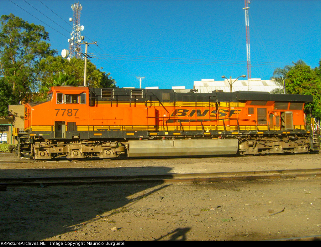 BNSF ES44DC Locomotive wrecked